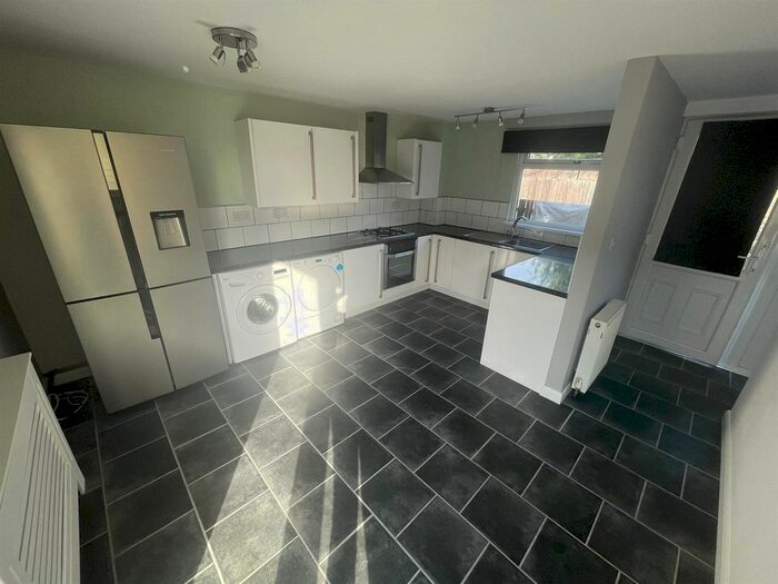 4 Bedroom Terraced House To Rent In Cadeleigh Close, Bransholme, Hull, HU7