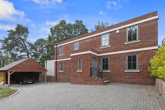 4 Bedroom Detached House For Sale In Tekels Park, Camberley, GU15
