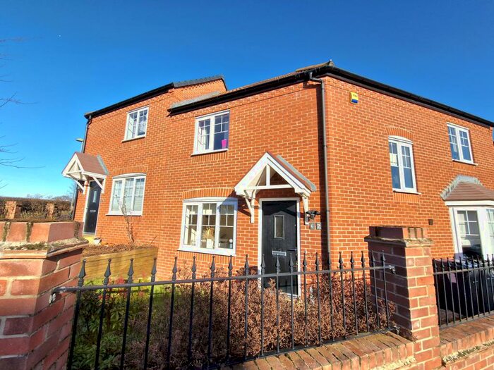 3 Bedroom Semi-Detached House To Rent In Bartley Crescent, B31