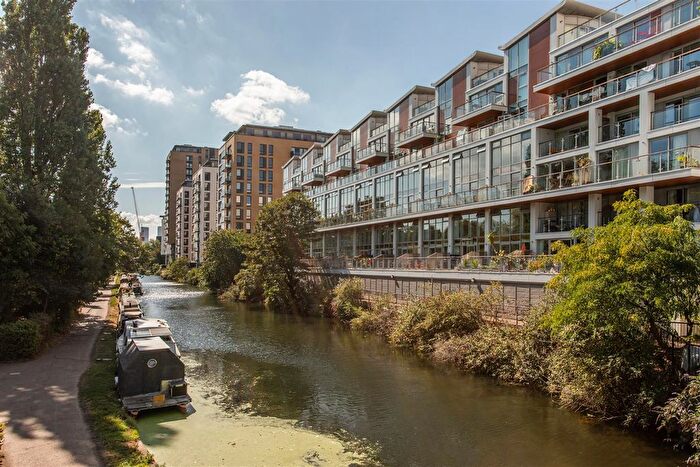 2 Bedroom Flat For Sale In Victoria Wharf, Bethnal Green, E2