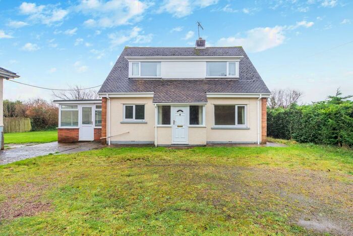 4 Bedroom Bungalow For Sale In Monkswood, Usk, Monmouthshire, NP15