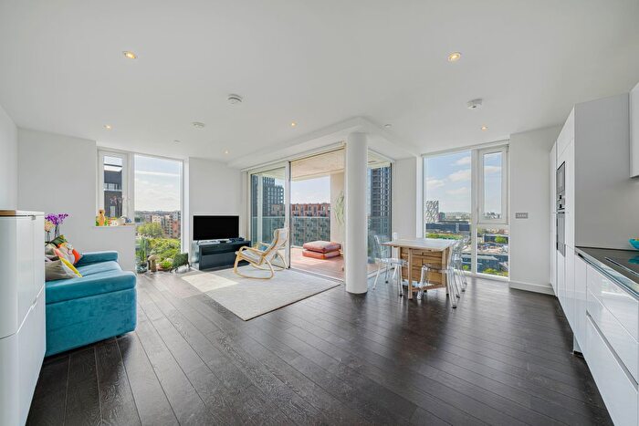 2 Bedroom Flat For Sale In The Cable, Pilot Walk, Lower Riverside, Greenwich Peninsula, SE10