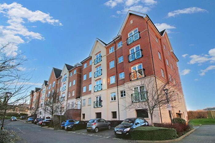 2 Bedroom Apartment To Rent In Viridian Square, Aylesbury, HP21
