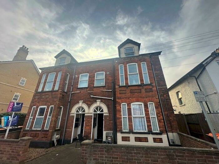 1 Bedroom Flat To Rent In Flat, Victoria Road, MK42