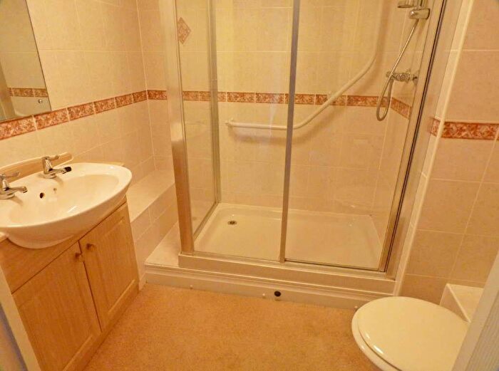 1 Bedroom Flat For Sale In Garrett Court, Vicarage Lane, Hailsham, BN27