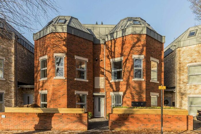 2 Bedroom Flat To Rent In Carlton Road, London, W5