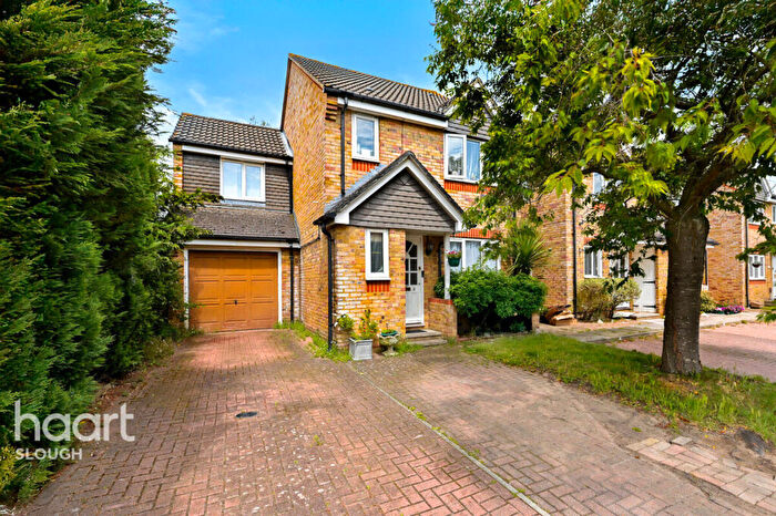 4 Bedroom Detached House For Sale In Trumper Way, Slough, SL1