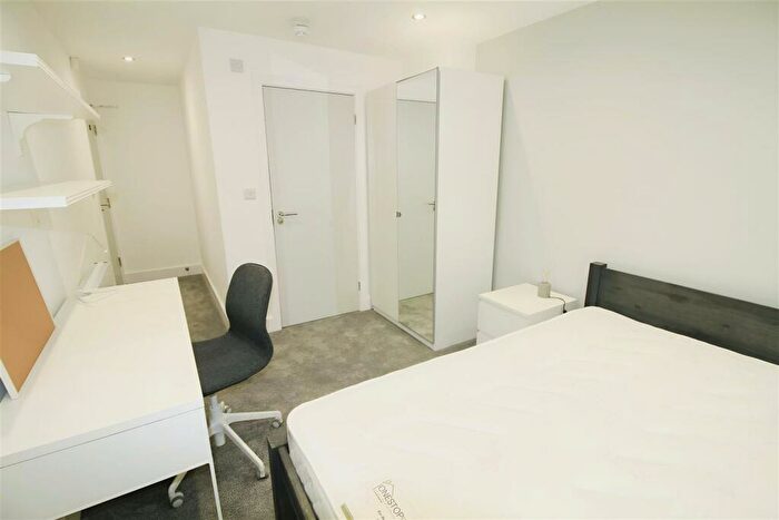 7 Bedroom House To Rent In Barrique Road, Nottingham, NG7