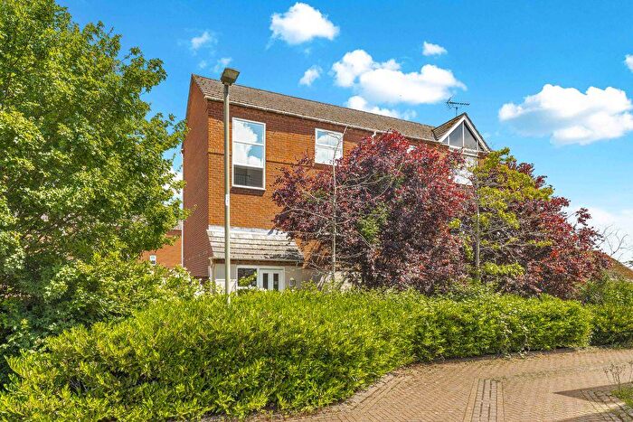 2 Bedroom Flat For Sale In Alma Road, Banbury - No Onward Chain, OX16