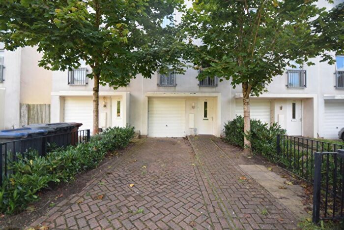 1 Bedroom House To Rent In Aviation Avenue, Hatfield, AL10
