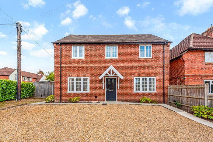 4 Bedroom Detached House For Sale In Addison Road, Sarisbury Green, SO31