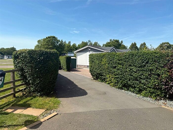 2 Bedroom Bungalow For Sale In Didbrook End, Broadway, Worcestershire, WR12