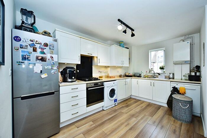 2 Bedroom Flat For Sale In Furfield Chase, Boughton Monchelsea, Maidstone, ME17