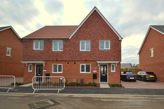 3 Bedroom Semi-Detached House To Rent In Gobey Drive, Chichester, PO19