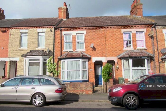 4 Bedroom Terraced House To Rent In Cambridge Street, Milton Keynes, MK12