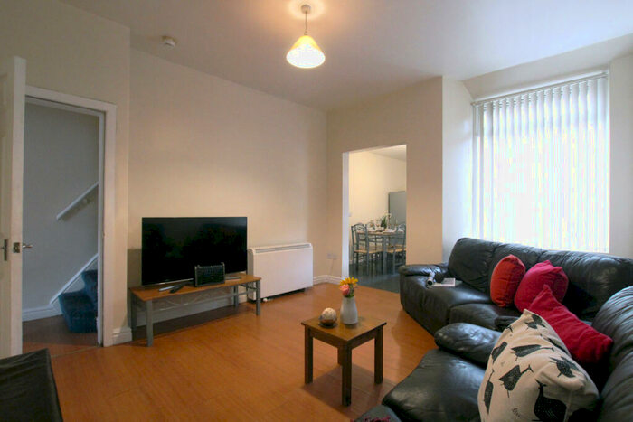 6 Bedroom Terraced House To Rent In , Ruskin Avenue, &#;Manchester, M14