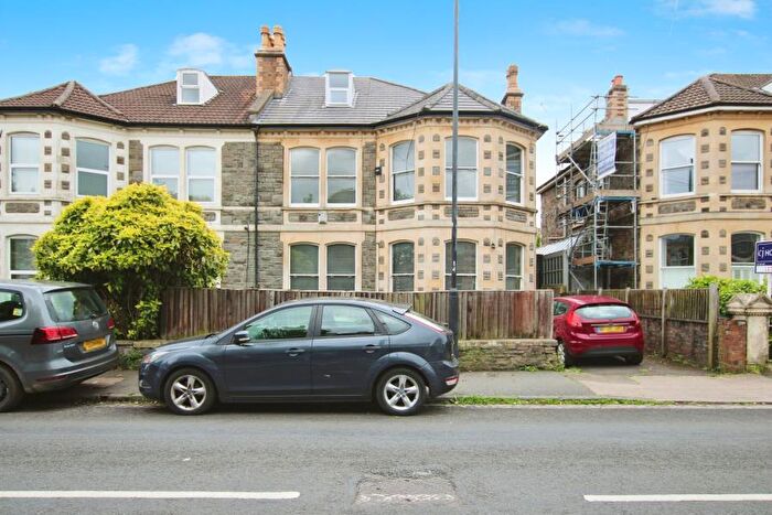 7 Bedroom Semi Detached House To Rent In Chesterfield Road - St Andrews, BS6
