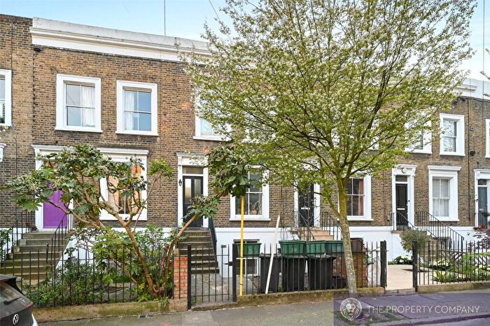 2 Bedroom Apartment To Rent In Yeate Street, London, N1