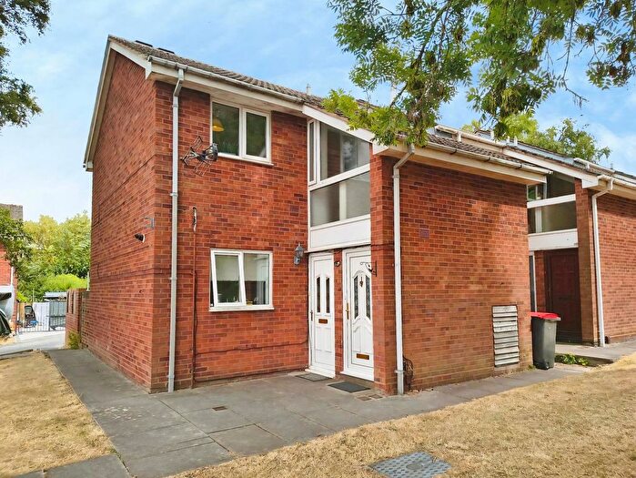 1 Bedroom Flat For Sale In Perry Court, Telford, Shropshire, TF1