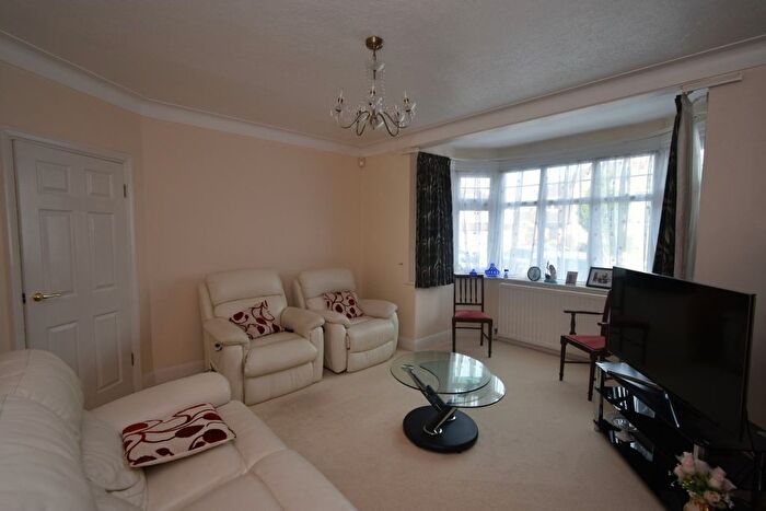 5 Bedroom End Of Terrace House To Rent In Pinner, HA5