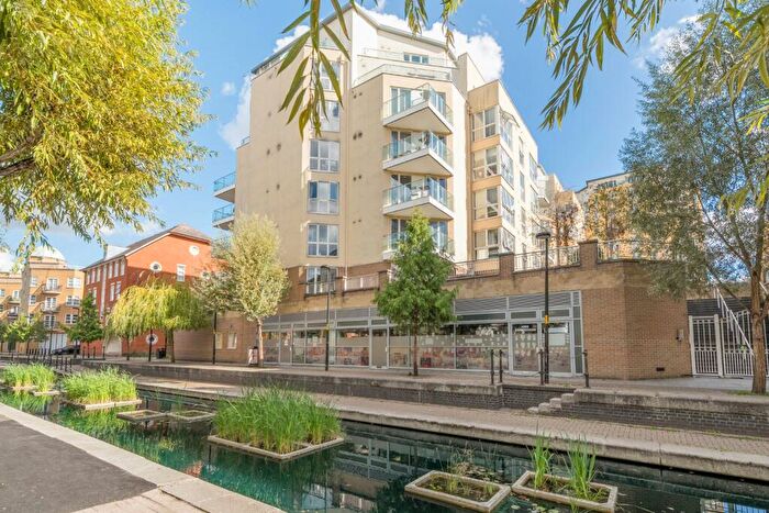 2 Bedroom Flat For Sale In Water Gardens Square, London, SE16