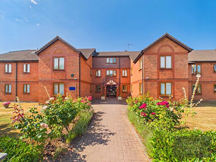 2 Bedroom Flat For Sale In Aylesdene Court, Osborne Road, Earlsdon, Coventry, CV5