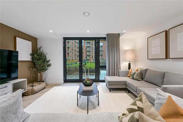 3 Bedroom Apartment To Rent In Gaythorn Street, Salford, M5