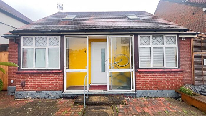 Studio To Rent In Claremont Avenue, New Malden, KT3