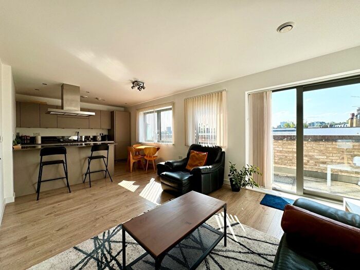 2 Bedroom Flat To Rent In Allcroft Road, London, NW5