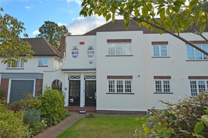 3 Bedroom Maisonette To Rent In Lock Chase, London, SE3