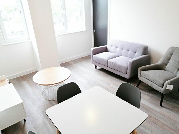 1 Bedroom Flat To Rent In - Talbot Road, Old Trafford, Manchester, M16