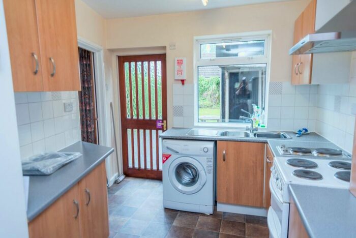 6 Bedroom Terraced House To Rent In Sir Henry Parkes Road, Canley, Coventry, CV4