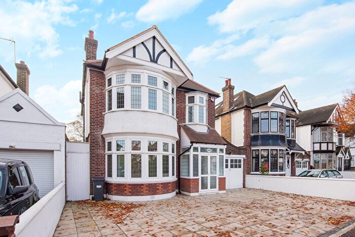 4 Bedroom Property To Rent In Popes Lane, Ealing, London, W5