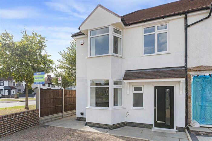 3 Bedroom End Of Terrace House For Sale In Ramillies Road, Sidcup, DA15