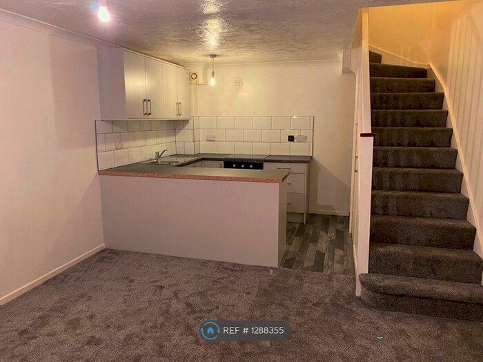 1 Bedroom Terraced House To Rent In Tall Trees, Colnbrook, Slough SL3