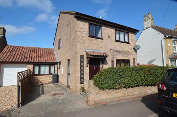 4 Bedroom Detached House To Rent In Bedford Road, Wootton, MK43