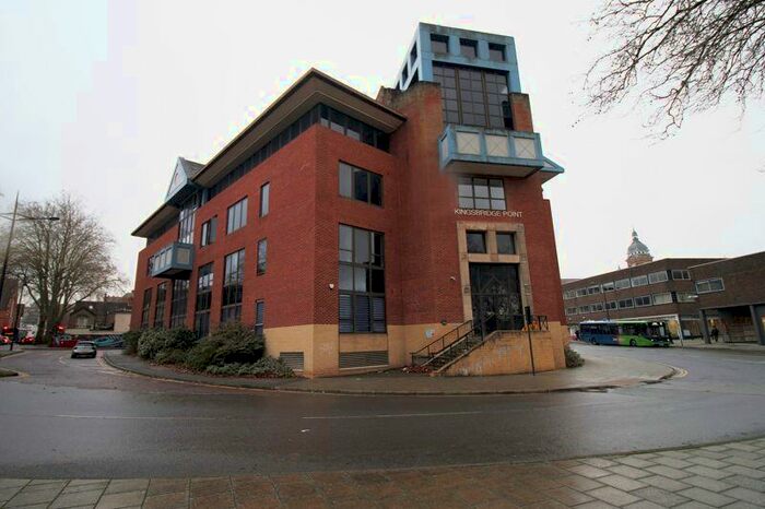 2 Bedroom Flat To Rent In Flat Kingsbridge Point, SN1