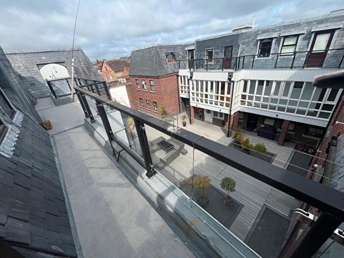 2 Bedroom Maisonette For Sale In Strand Street, Poole Quay, BH15