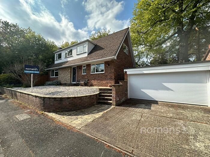 3 Bedroom Detached House For Sale In Badgers Close, Fleet, Hampshire, GU52