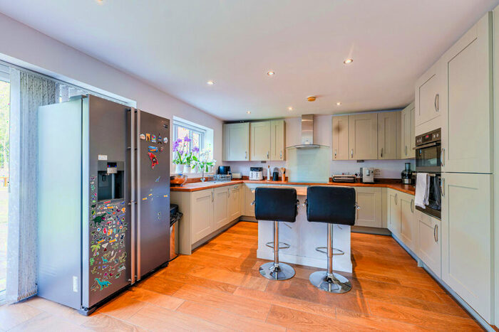 4 Bedroom Detached House For Sale In Reeds Close, Basildon, SS15