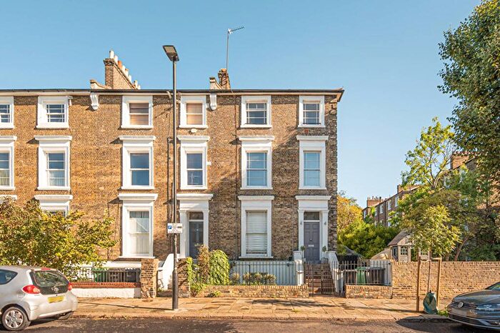 1 Bedroom Flat To Rent In Cantelowes Road, Camden, London, NW1