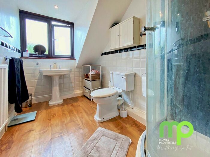 4 Bedroom Detached House For Sale In Norwich Road, Besthorpe, NR17