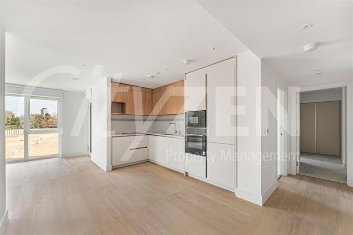 2 Bedroom Flat To Rent In Maple Mews, London, E3