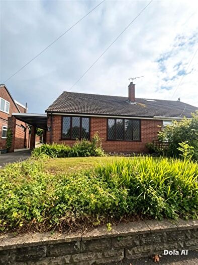 4 Bedroom Semi Detached House To Rent In Oozewood Road, Royton, Oldham, OL2