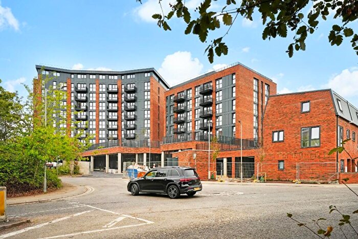 2 Bedroom Flat To Rent In Princes Way, Milton Keynes, Buckinghamshire, MK2