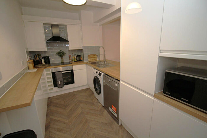 2 Bedroom Apartment To Rent In Tuscany House, Dickinson Street, Manchester, M1