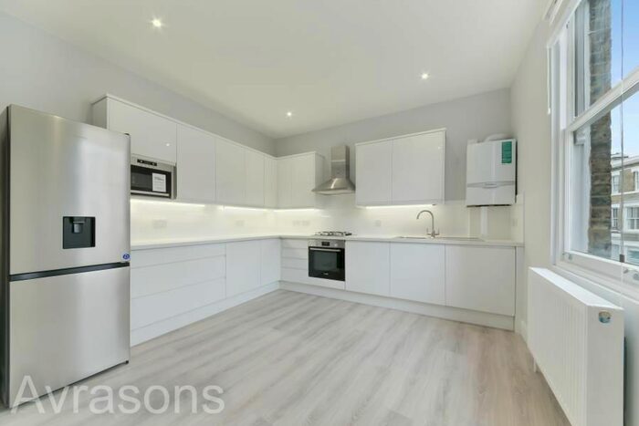 3 Bedroom Flat To Rent In Offley Road, London, SW9