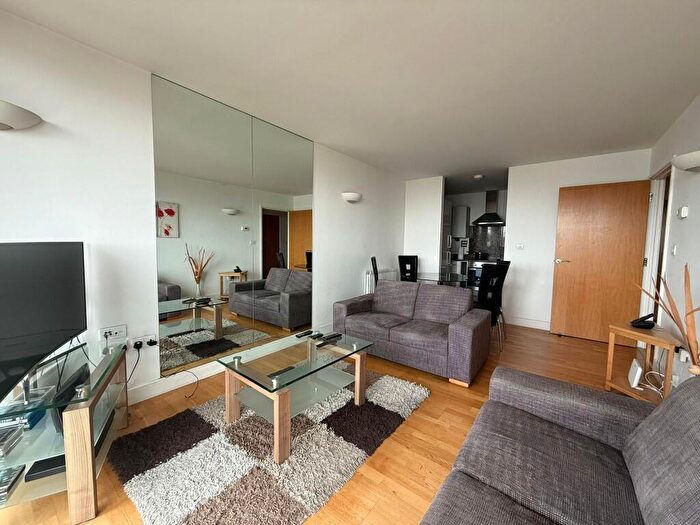1 Bedroom Apartment For Sale In Blackwall Way, London, E14