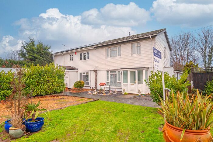 3 Bedroom Semi Detached House For Sale In Laleham Road, Shepperton, TW17