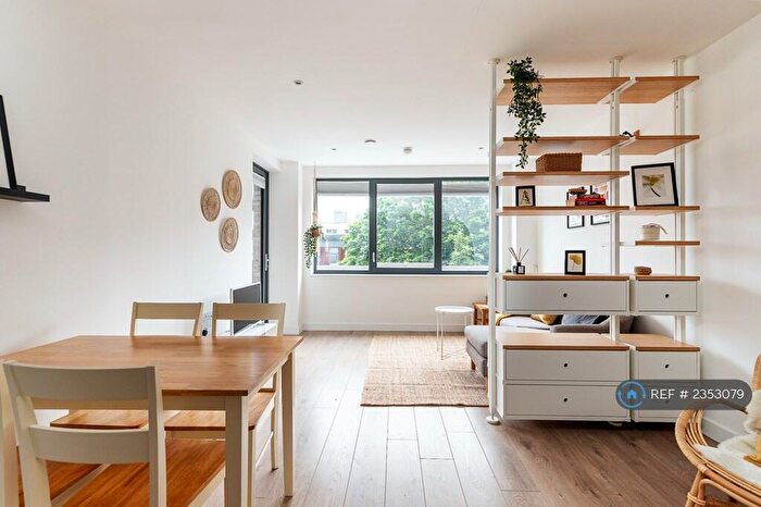 1 Bedroom Flat To Rent In St. Pauls Way, London, E3